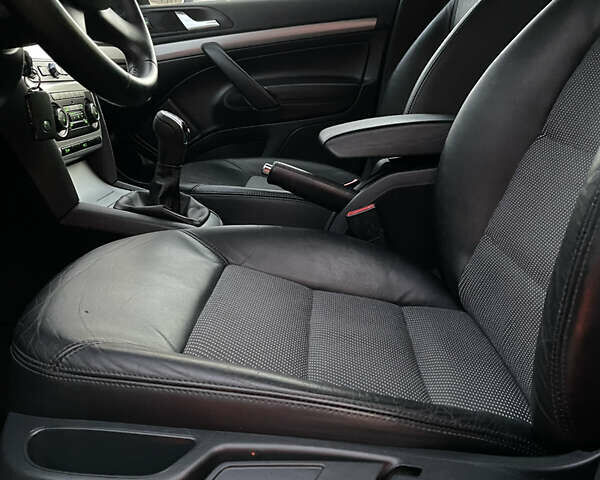 Чорний Шкода Октавія, об'ємом двигуна 2 л та пробігом 228 тис. км за 10799 $, фото 117 на Automoto.ua