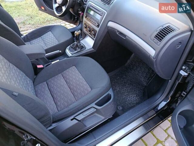 Чорний Шкода Октавія, об'ємом двигуна 1.6 л та пробігом 226 тис. км за 7999 $, фото 9 на Automoto.ua