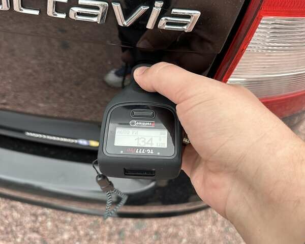 Черный Шкода Октавия, объемом двигателя 2 л и пробегом 210 тыс. км за 11600 $, фото 82 на Automoto.ua