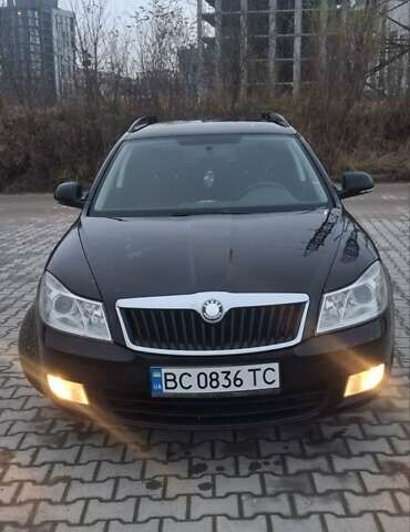Черный Шкода Октавия, объемом двигателя 2 л и пробегом 294 тыс. км за 7800 $, фото 1 на Automoto.ua