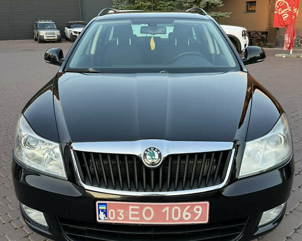 Черный Шкода Октавия, объемом двигателя 1.6 л и пробегом 255 тыс. км за 9100 $, фото 1 на Automoto.ua