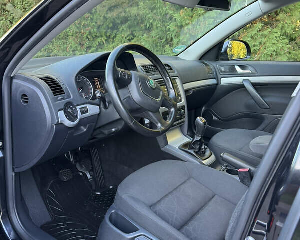 Шкода Октавия 2012 в Ровно на Automoto.ua Черный Шкода Октавия, объемом двигателя 1.6 л и пробегом 181 тыс. км за 9750 $, фото 28 на Automoto.ua