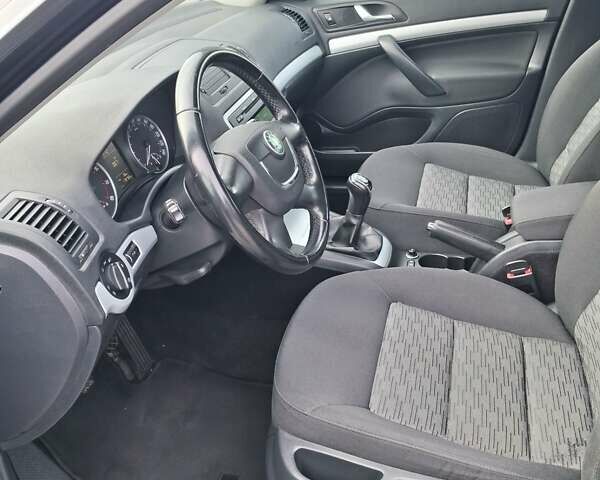 Чорний Шкода Октавія, об'ємом двигуна 1.8 л та пробігом 176 тис. км за 8100 $, фото 5 на Automoto.ua