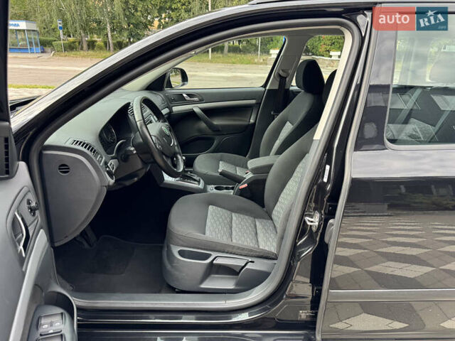 Черный Шкода Октавия, объемом двигателя 2 л и пробегом 229 тыс. км за 10200 $, фото 31 на Automoto.ua