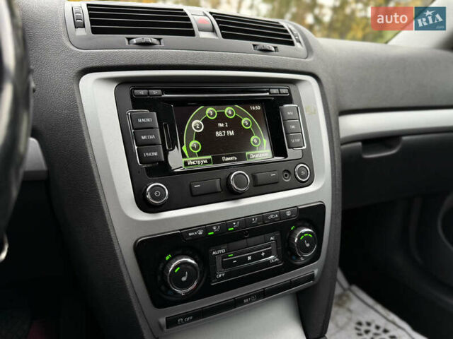 Шкода Октавия 2012 в Луцке на Automoto.ua Черный Шкода Октавия, объемом двигателя 1.6 л и пробегом 182 тыс. км за 9799 $, фото 13 на Automoto.ua