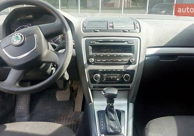 Черный Шкода Октавия, объемом двигателя 1.8 л и пробегом 190 тыс. км за 8200 $, фото 1 на Automoto.ua