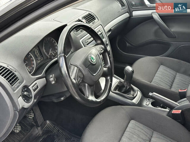 Чорний Шкода Октавія, об'ємом двигуна 1.97 л та пробігом 230 тис. км за 9500 $, фото 33 на Automoto.ua