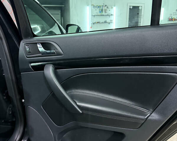 Черный Шкода Октавия, объемом двигателя 2 л и пробегом 193 тыс. км за 11000 $, фото 59 на Automoto.ua