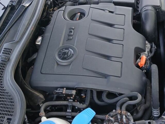 Черный Шкода Октавия, объемом двигателя 1.6 л и пробегом 240 тыс. км за 8800 $, фото 6 на Automoto.ua