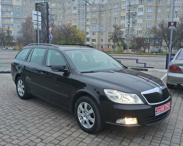 Черный Шкода Октавия, объемом двигателя 1.4 л и пробегом 232 тыс. км за 7900 $, фото 1 на Automoto.ua