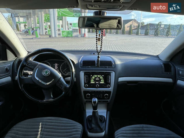 Чорний Шкода Октавія, об'ємом двигуна 1.6 л та пробігом 219 тис. км за 8200 $, фото 6 на Automoto.ua