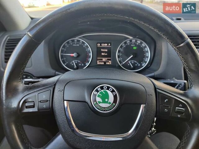 Черный Шкода Октавия, объемом двигателя 1.6 л и пробегом 208 тыс. км за 10700 $, фото 10 на Automoto.ua