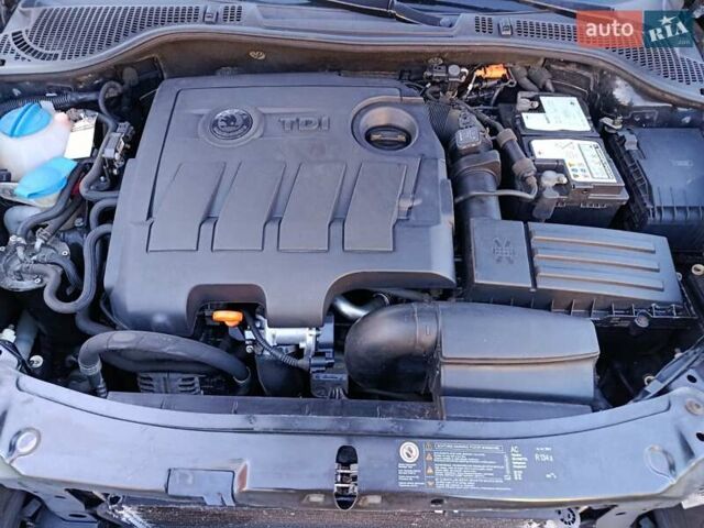 Чорний Шкода Октавія, об'ємом двигуна 1.6 л та пробігом 226 тис. км за 7999 $, фото 5 на Automoto.ua