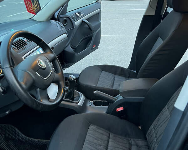 Чорний Шкода Октавія, об'ємом двигуна 1.8 л та пробігом 330 тис. км за 7800 $, фото 27 на Automoto.ua