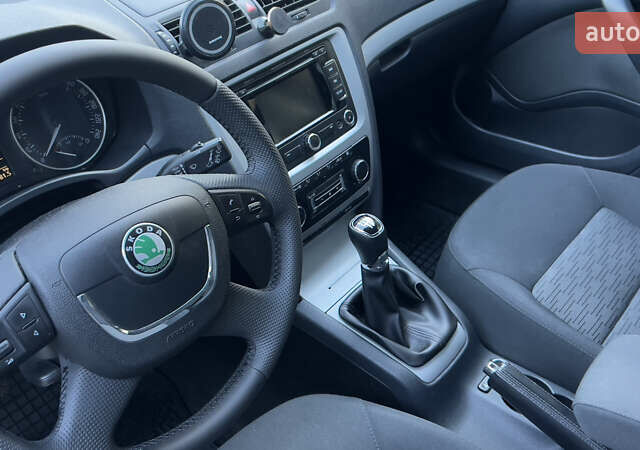 Черный Шкода Октавия, объемом двигателя 1.6 л и пробегом 290 тыс. км за 7900 $, фото 13 на Automoto.ua