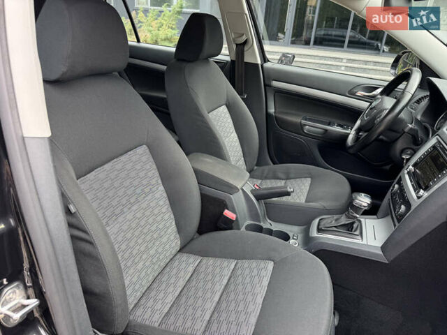 Черный Шкода Октавия, объемом двигателя 2 л и пробегом 229 тыс. км за 10200 $, фото 64 на Automoto.ua