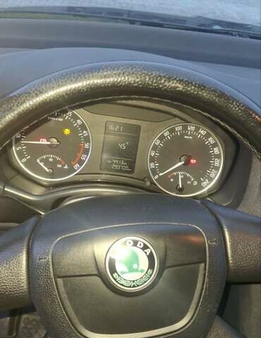 Черный Шкода Октавия, объемом двигателя 2 л и пробегом 294 тыс. км за 7800 $, фото 12 на Automoto.ua