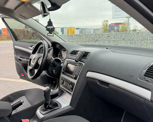 Черный Шкода Октавия, объемом двигателя 1.6 л и пробегом 264 тыс. км за 7850 $, фото 29 на Automoto.ua