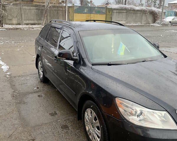 Черный Шкода Октавия, объемом двигателя 1.6 л и пробегом 336 тыс. км за 8300 $, фото 1 на Automoto.ua