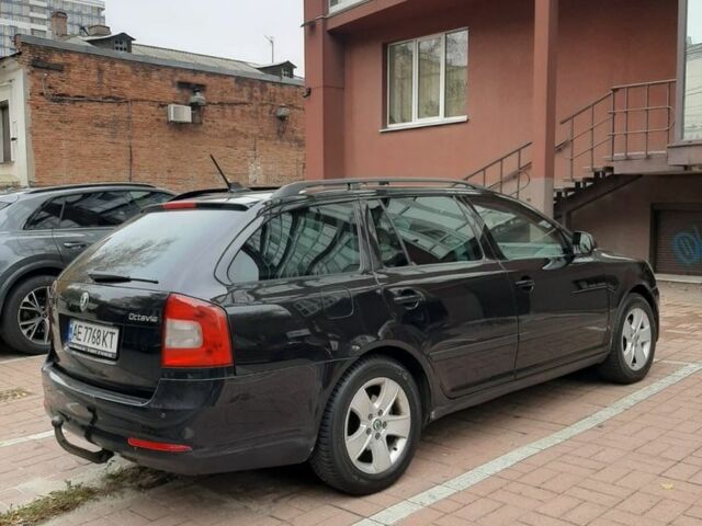 Чорний Шкода Октавія, об'ємом двигуна 2 л та пробігом 324 тис. км за 6000 $, фото 2 на Automoto.ua