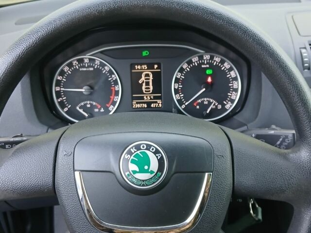 Черный Шкода Октавия, объемом двигателя 1.6 л и пробегом 240 тыс. км за 8800 $, фото 7 на Automoto.ua