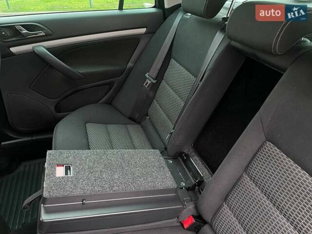 Черный Шкода Октавия, объемом двигателя 1.2 л и пробегом 142 тыс. км за 7499 $, фото 40 на Automoto.ua