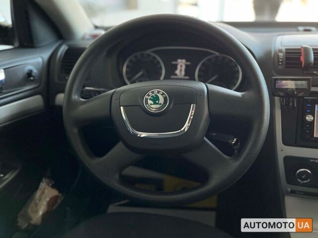 Черный Шкода Октавия, объемом двигателя 1.6 л и пробегом 262 тыс. км за 9200 $, фото 14 на Automoto.ua