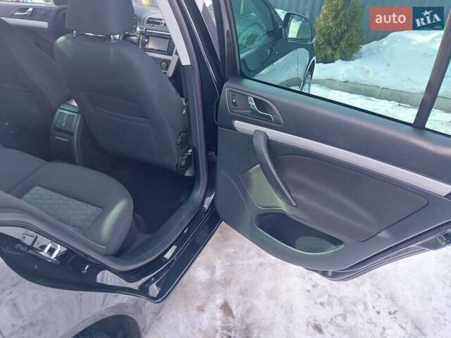 Черный Шкода Октавия, объемом двигателя 1.6 л и пробегом 252 тыс. км за 8200 $, фото 12 на Automoto.ua