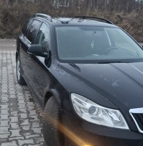 Черный Шкода Октавия, объемом двигателя 2 л и пробегом 294 тыс. км за 7800 $, фото 2 на Automoto.ua