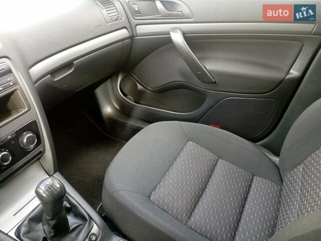 Шкода Октавия 2012 в Луцке на Automoto.ua Черный Шкода Октавия, объемом двигателя 1.6 л и пробегом 168 тыс. км за 6850 $, фото 9 на Automoto.ua