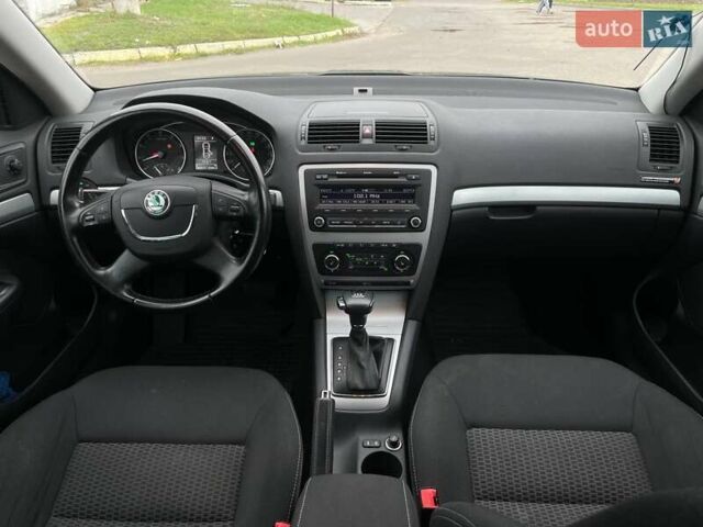 Черный Шкода Октавия, объемом двигателя 1.2 л и пробегом 142 тыс. км за 7499 $, фото 25 на Automoto.ua