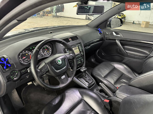 Черный Шкода Октавия, объемом двигателя 2 л и пробегом 193 тыс. км за 11000 $, фото 46 на Automoto.ua