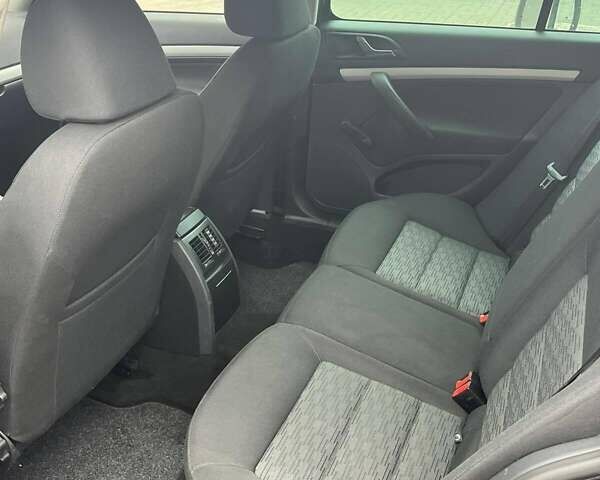 Черный Шкода Октавия, объемом двигателя 1.6 л и пробегом 260 тыс. км за 8200 $, фото 2 на Automoto.ua