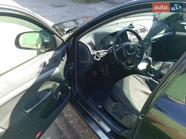 Черный Шкода Октавия, объемом двигателя 1.6 л и пробегом 180 тыс. км за 7000 $, фото 4 на Automoto.ua