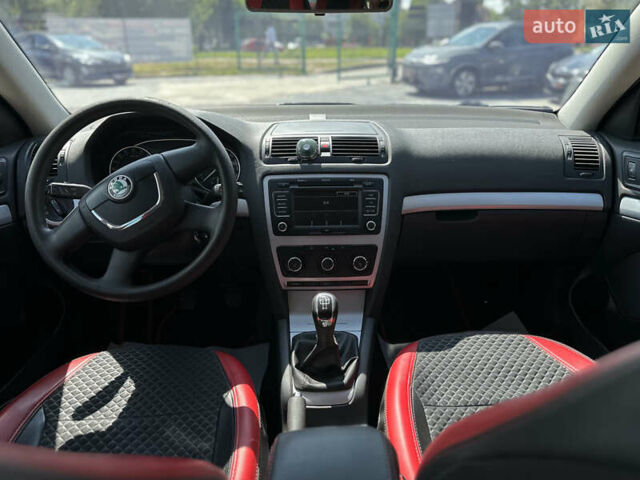 Черный Шкода Октавия, объемом двигателя 1.6 л и пробегом 324 тыс. км за 7999 $, фото 30 на Automoto.ua