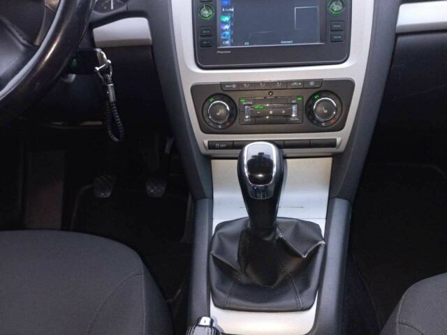 Черный Шкода Октавия, объемом двигателя 2 л и пробегом 340 тыс. км за 9100 $, фото 9 на Automoto.ua