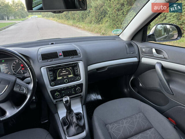 Шкода Октавия 2012 в Ровно на Automoto.ua Черный Шкода Октавия, объемом двигателя 1.6 л и пробегом 181 тыс. км за 9750 $, фото 52 на Automoto.ua