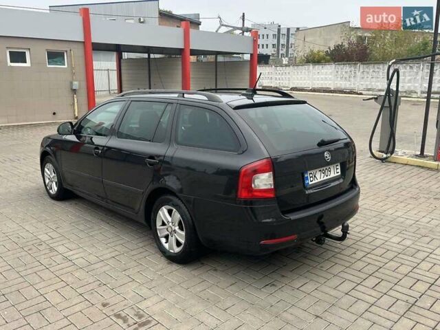 Черный Шкода Октавия, объемом двигателя 1.6 л и пробегом 260 тыс. км за 8200 $, фото 1 на Automoto.ua