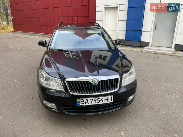 Черный Шкода Октавия, объемом двигателя 1.39 л и пробегом 212 тыс. км за 7777 $, фото 3 на Automoto.ua