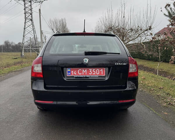 Черный Шкода Октавия, объемом двигателя 2 л и пробегом 196 тыс. км за 9700 $, фото 8 на Automoto.ua