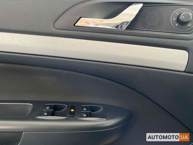 Черный Шкода Октавия, объемом двигателя 1.6 л и пробегом 262 тыс. км за 9200 $, фото 11 на Automoto.ua