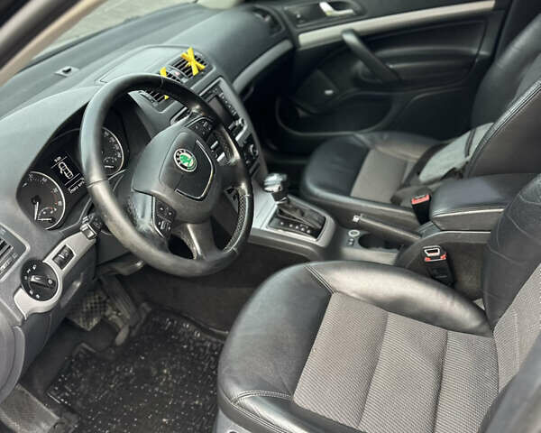 Черный Шкода Октавия, объемом двигателя 1.8 л и пробегом 275 тыс. км за 7900 $, фото 8 на Automoto.ua