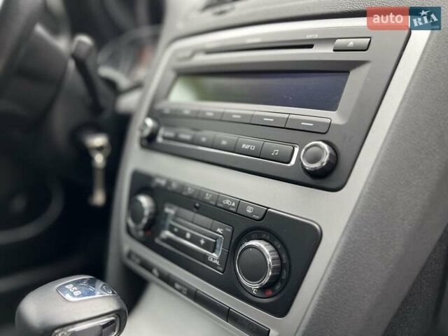 Черный Шкода Октавия, объемом двигателя 1.8 л и пробегом 195 тыс. км за 9750 $, фото 28 на Automoto.ua