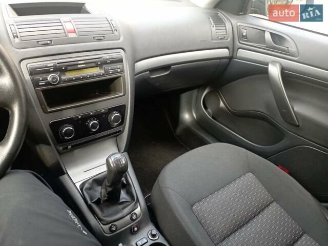 Шкода Октавия 2012 в Луцке на Automoto.ua Черный Шкода Октавия, объемом двигателя 1.6 л и пробегом 168 тыс. км за 6850 $, фото 7 на Automoto.ua