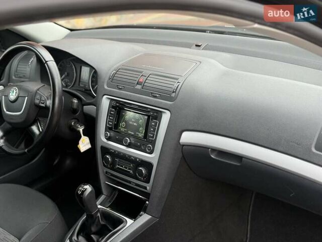 Черный Шкода Октавия, объемом двигателя 1.6 л и пробегом 218 тыс. км за 8450 $, фото 30 на Automoto.ua