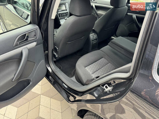 Черный Шкода Октавия, объемом двигателя 2 л и пробегом 229 тыс. км за 10200 $, фото 53 на Automoto.ua