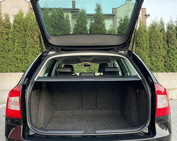 Чорний Шкода Октавія, об'ємом двигуна 2 л та пробігом 228 тис. км за 10799 $, фото 76 на Automoto.ua