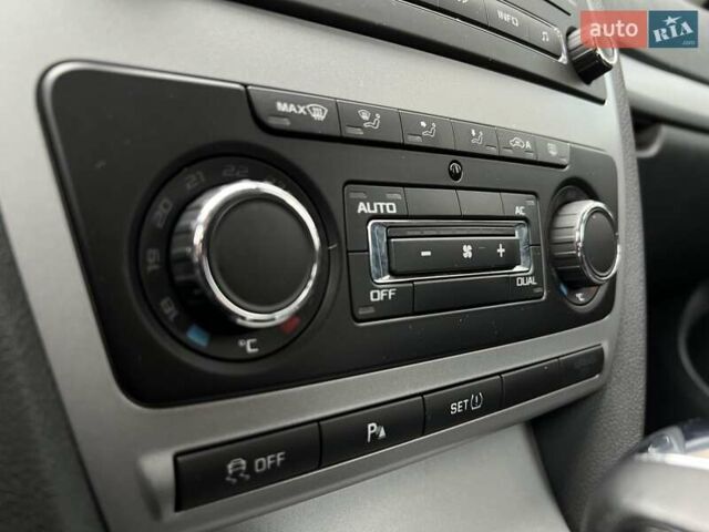 Черный Шкода Октавия, объемом двигателя 1.8 л и пробегом 195 тыс. км за 9750 $, фото 43 на Automoto.ua