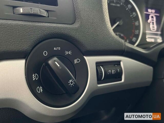 Черный Шкода Октавия, объемом двигателя 1.6 л и пробегом 262 тыс. км за 9200 $, фото 19 на Automoto.ua