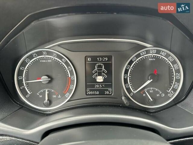 Черный Шкода Октавия, объемом двигателя 2 л и пробегом 210 тыс. км за 11600 $, фото 33 на Automoto.ua